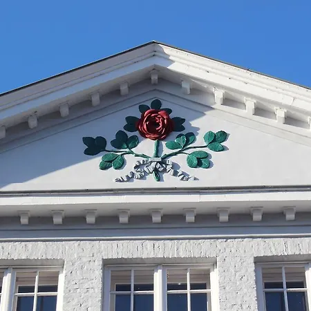 Maison De La Rose